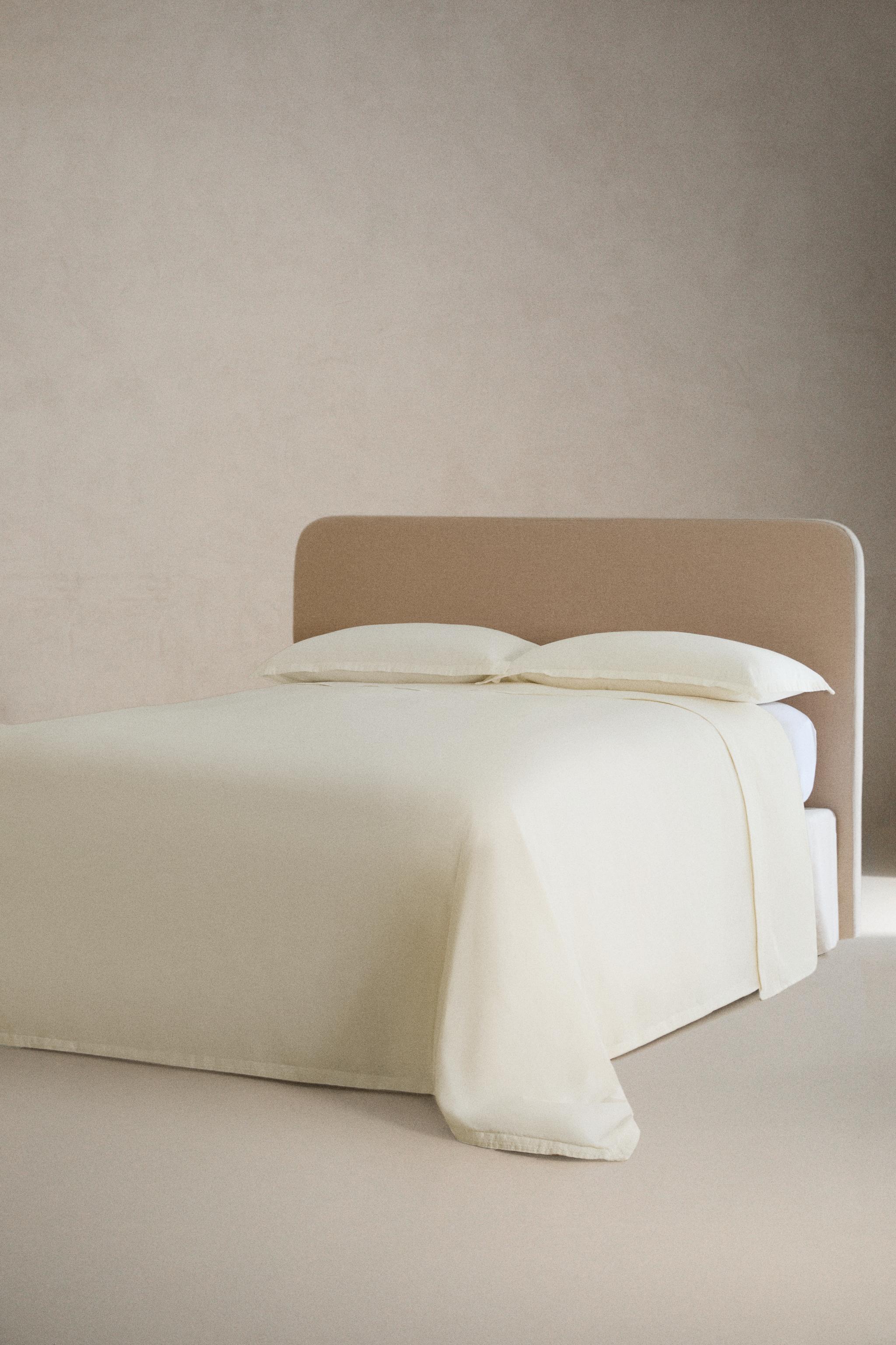 EMBROIDERED FLAT SHEET